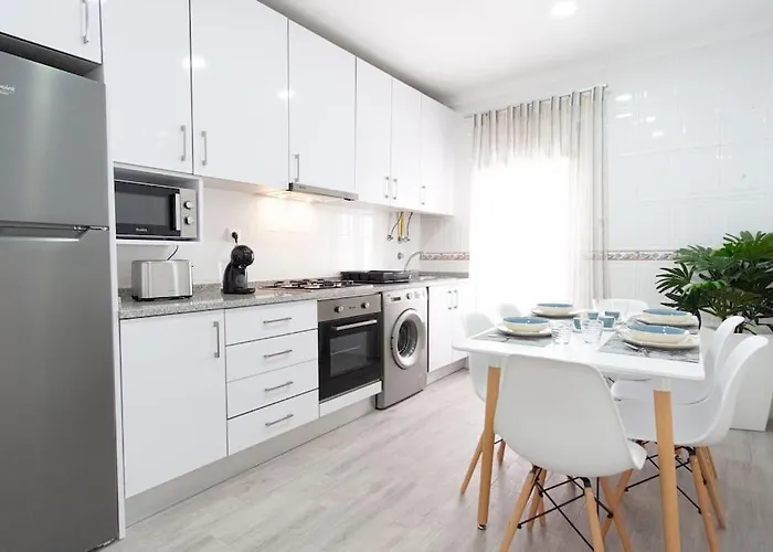 Rodrigues Family House 73 *